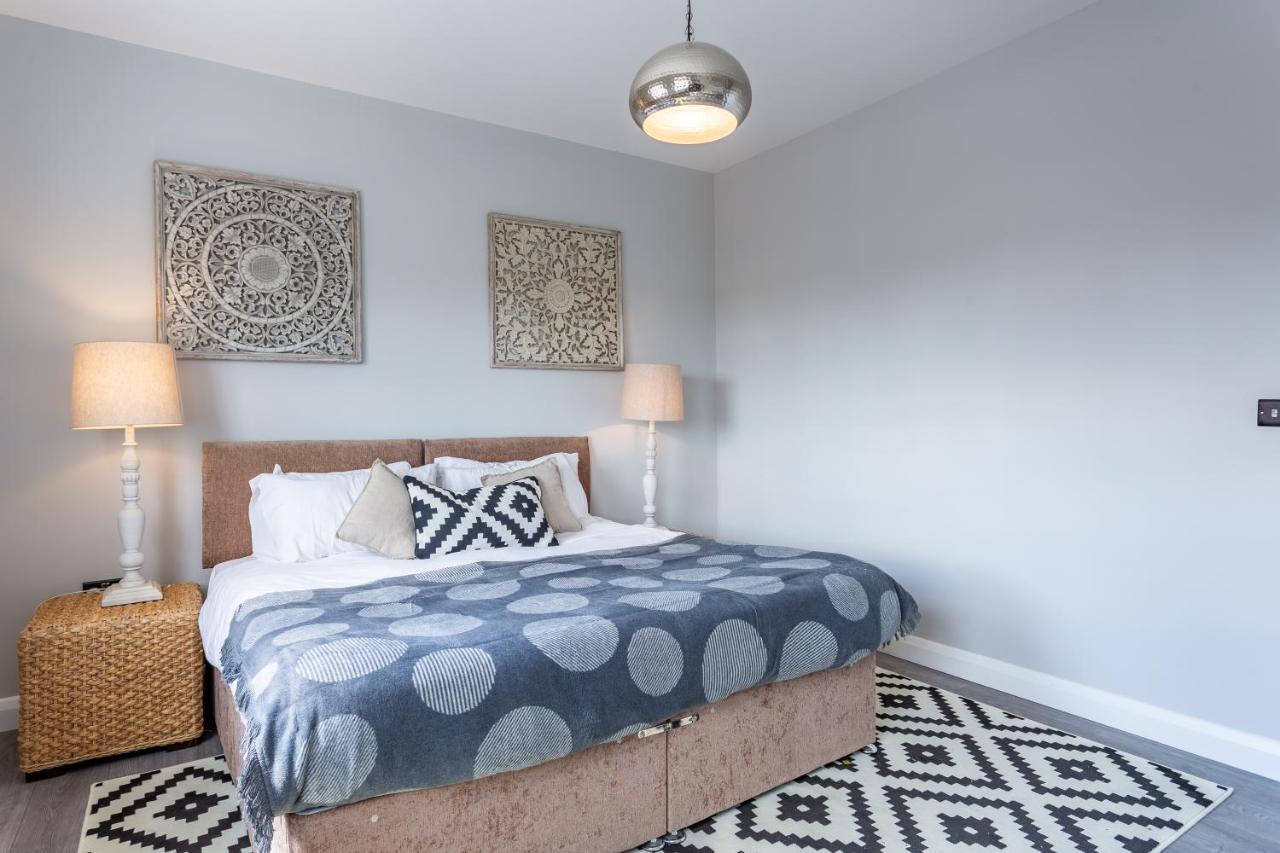 2 Bedroom Apartments With Sofa Bed In Southend Exteriör bild
